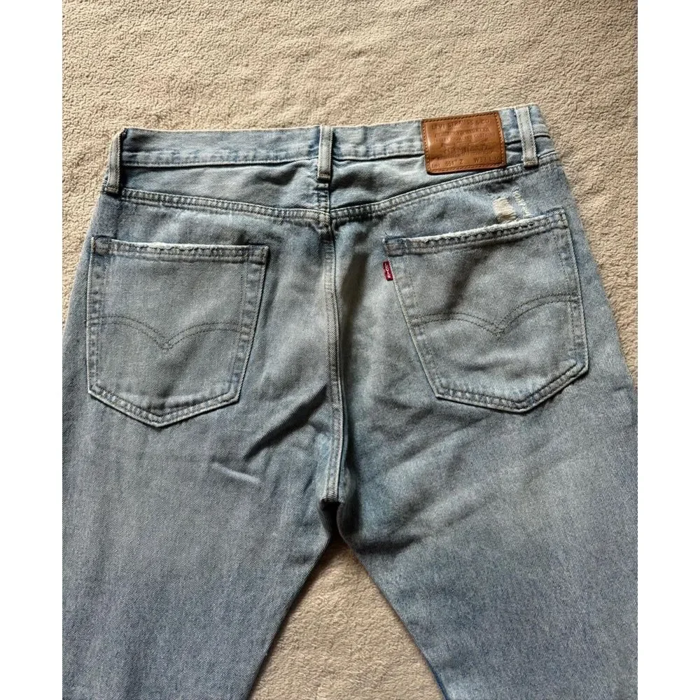 Levi's Men's Lot 551 Z Light Wash Straight Jeans Distressed Denim Blue ‎ Size 33
